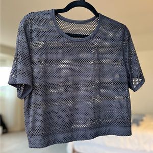 Lululemon size 6 black mesh crop top